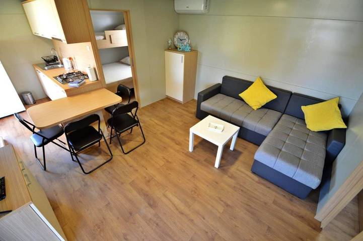 Camping pour 5 personnes, avec jardin ainsi que terrasse et vue à Tisno - 3