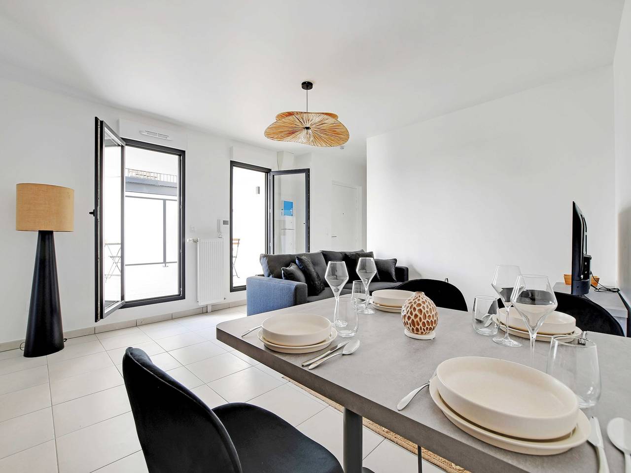 Appartement entier, Appt Elégant - 1Bdr/2P - Proche Paris & La Défense in Suresnes, Hauts-de-Seine