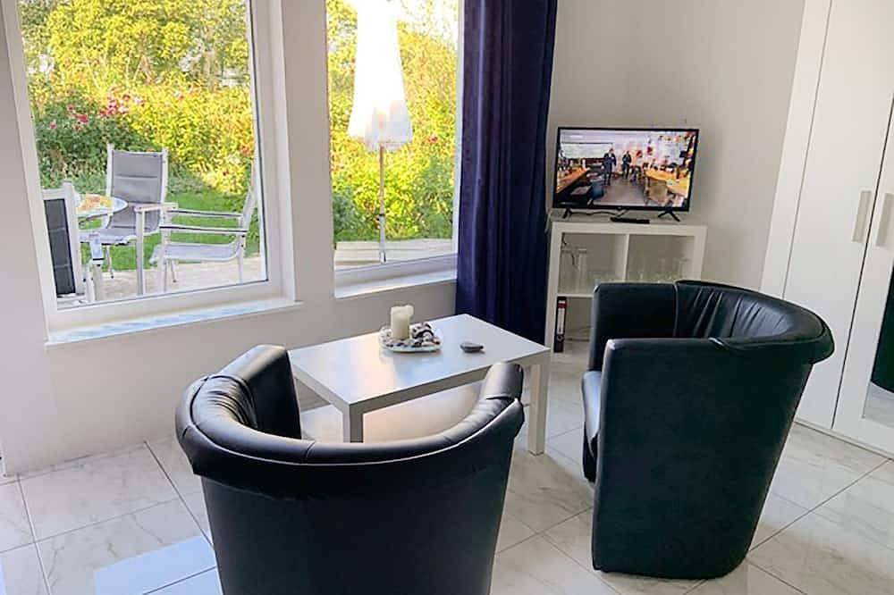 Ganze Wohnung, Appartement 1 - mit großer Terrasse - Ferienwohnung Fam. Burgert in Patzig, Bergen auf Rügen und Umgebung