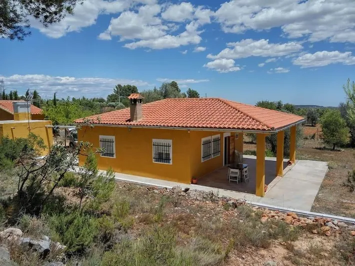 Ferienhaus für 5 Personen, mit Garten und Ausblick sowie Terrasse und Pool - 1