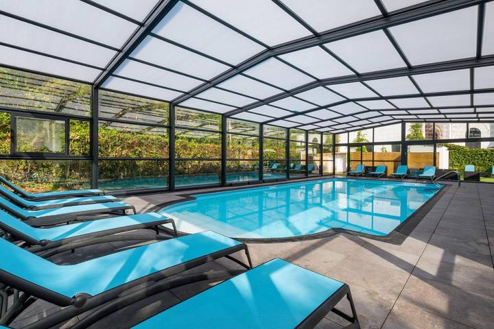 Hôtel pour 3 personnes, avec piscine ainsi que jardin et vue