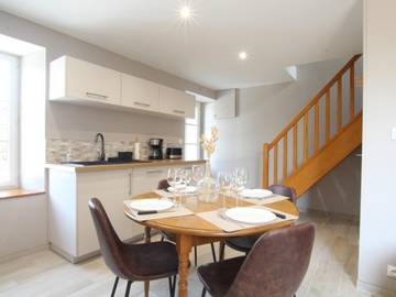 Gîte pour 3 personnes, avec jardin à Créances