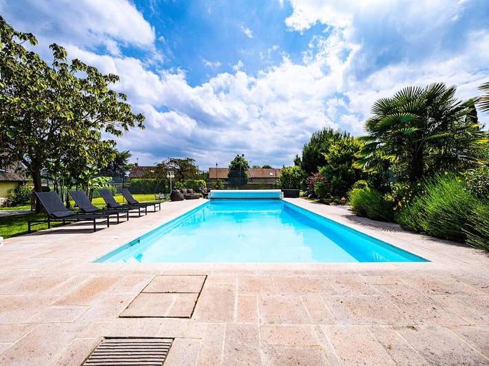 Villa pour 9 personnes, avec Terrasse et Jardin ainsi que Piscine et Vue