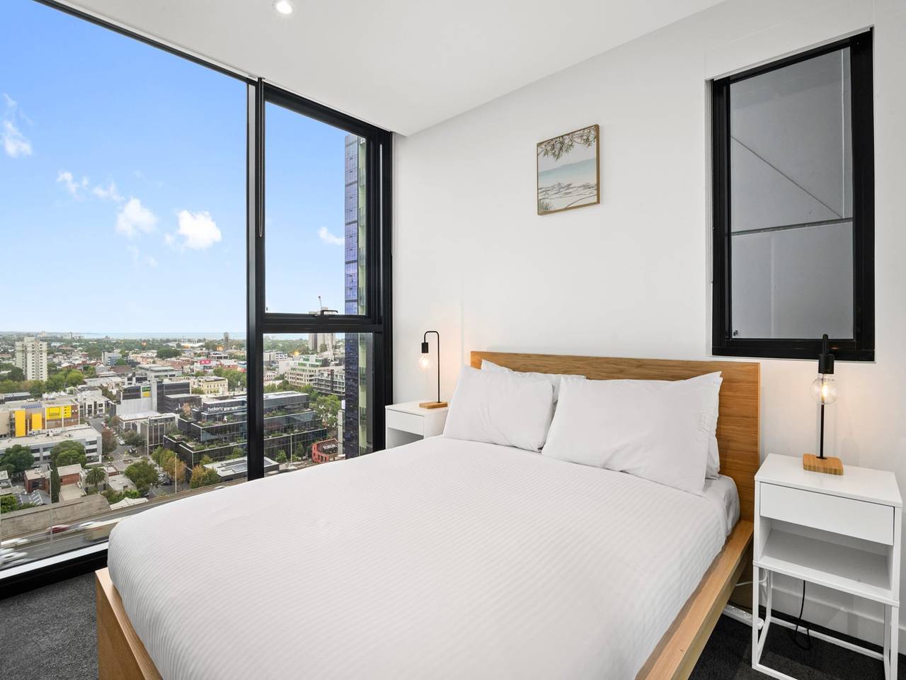 Entire apartment, Central Southbank Apartment with Pool Access in Southbank, Melbourne