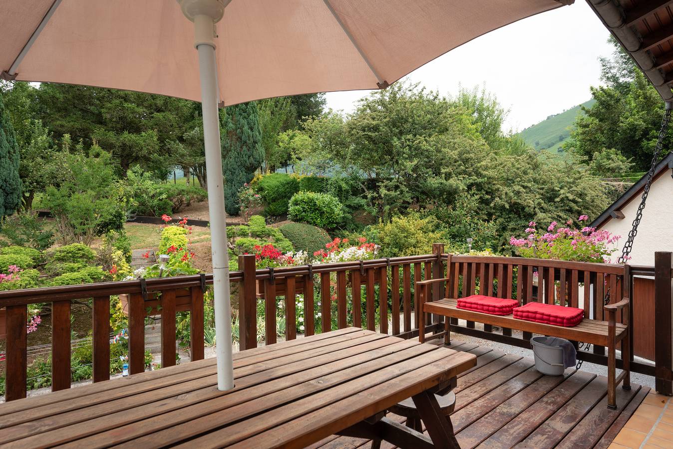 Landhaus 'La Grange Accous' mit Bergblick, Wi-Fi und Klimaanlage in Accous, Béarn