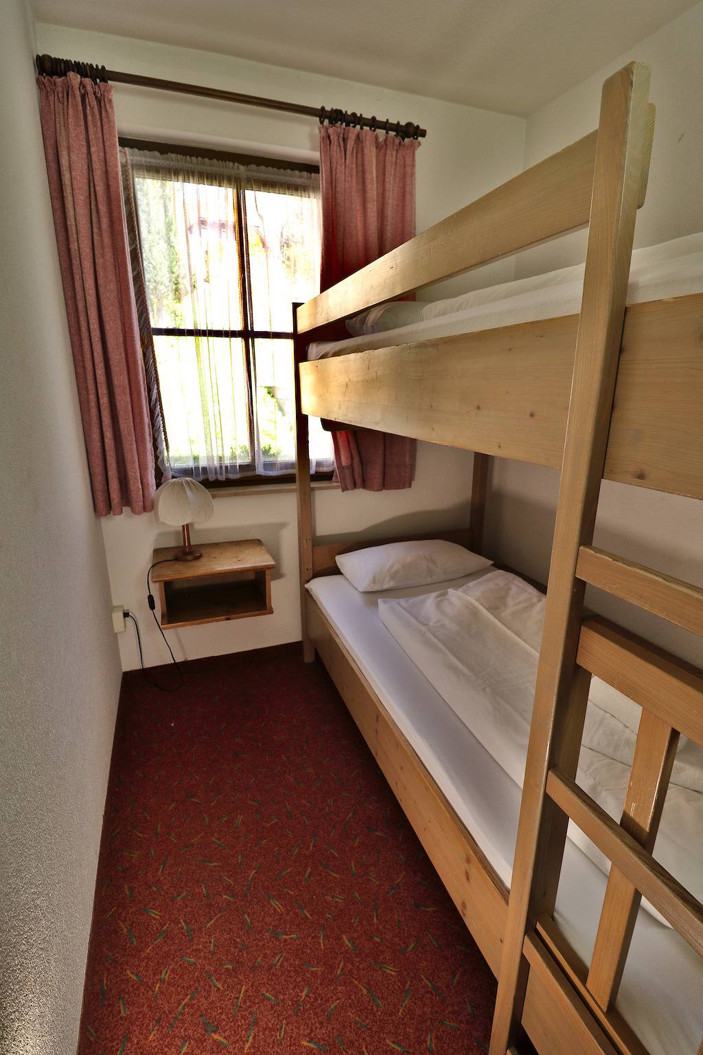 Ganze Ferienwohnung, Apartment 06 - Ferienresidenz Roseneck, 2 Schlafzimmer, mit Schwimmbad in Todtnauberg bei Feldberg in Todtnauberg (Todtnau), Todtnau