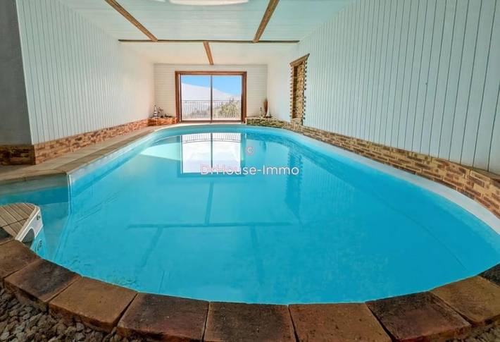 Location de vacances pour 10 personnes, avec jardin ainsi que vue et piscine, animaux acceptés à Vaux-en-Beaujolais - 4