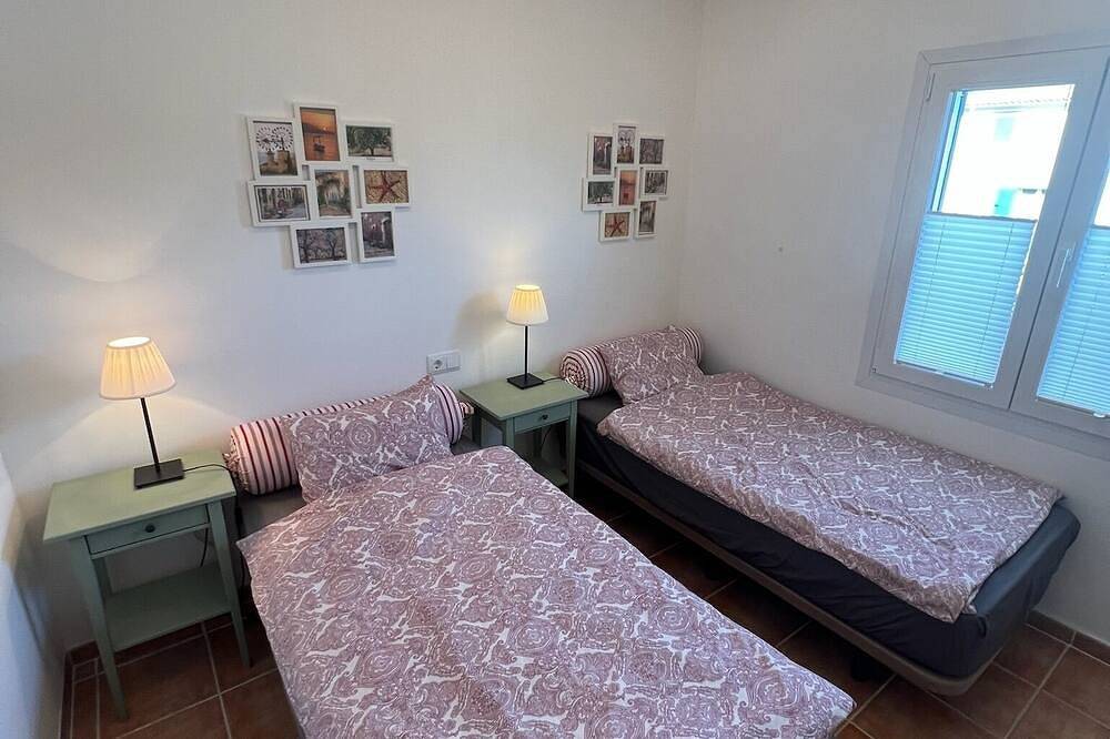 Ruhig gelegenes 4-Personen Ferienhaus mit Garten, Dachterasse mit Meerblick in Bonaire, Alcúdia