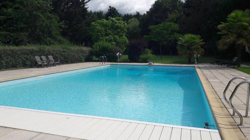 Location de vacances pour 2 personnes, avec balcon et vue ainsi que piscine et jardin à Arnage - 2