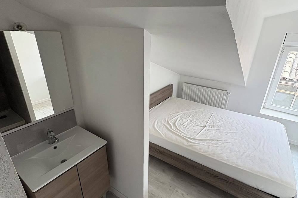 Apartamento entero, T2 attic apartment in the center of Tallard in Tallard, Gap region