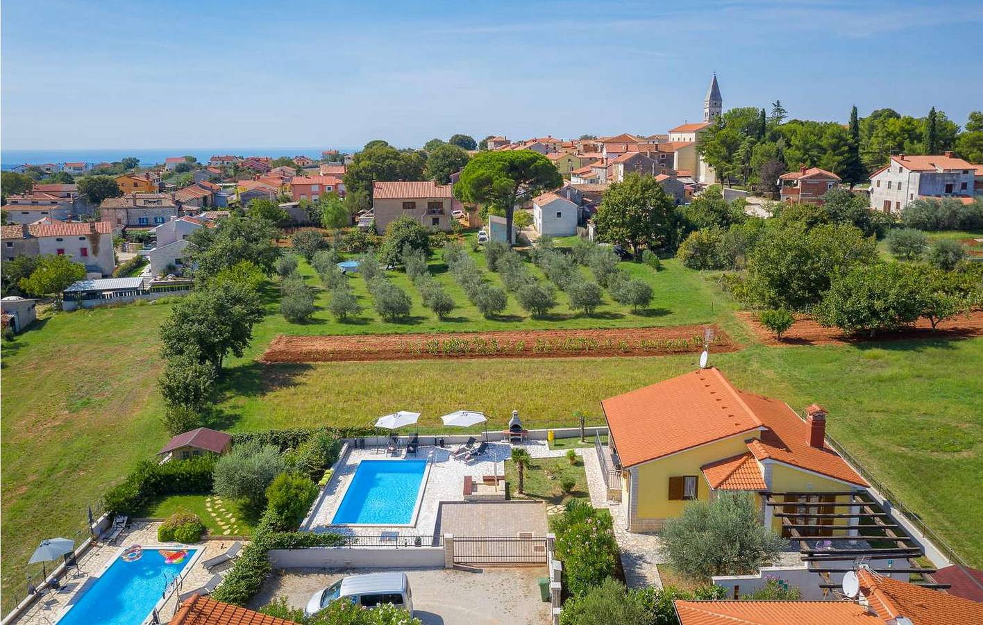 Geräumige 2-Zimmer-Wohnung mit Pool, WLAN und Parkplatz in der Nähe von Labinci in Kastelir, Općina Kaštelir - Labinci