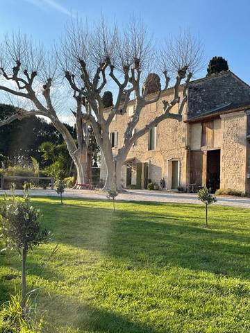 Gîte pour 2 personnes, avec jardin et vue à Tarascon