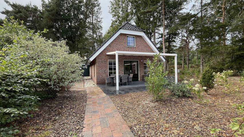 Vakantiehuis voor 6 personen, with Tuin and Kinderzwembad as well as Sauna in Hooghalen