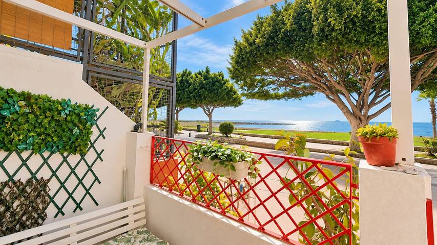 Gehele studio, Casita Playa: studio direct aan het strand met privéterras, El Palo in Playa del Palo, Malaga