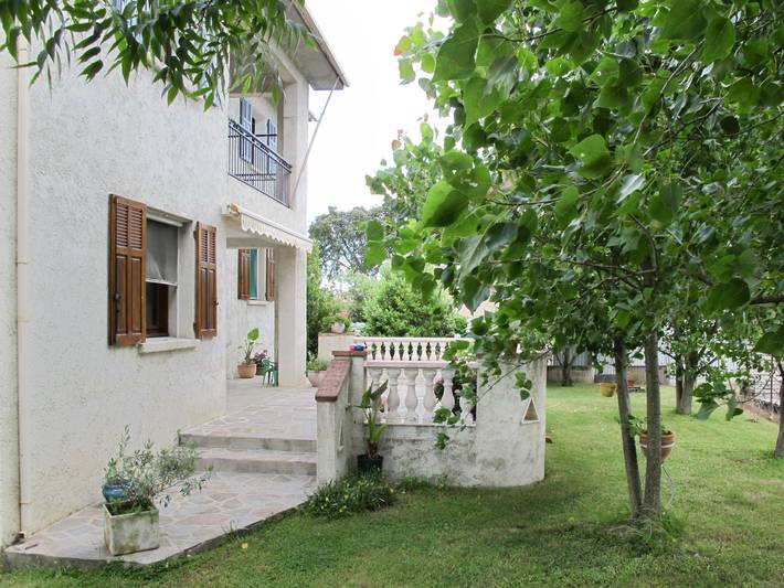 Gîte pour 6 personnes, avec jardin et terrasse à Prunelli-di-Fiumorbo - 2