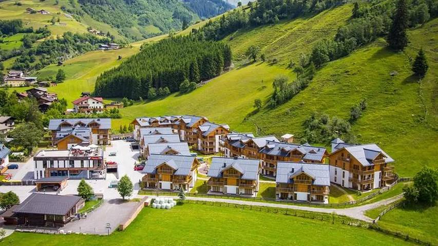 Ferienhaus für 6 Personen, mit Pool und Sauna sowie Garten und Balkon in Rauris