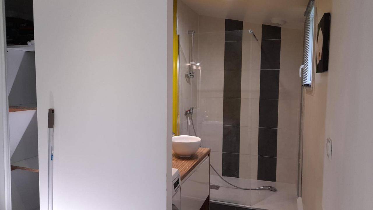 Appartement entier, One-Bedroom Apartment in Saint-Porchaire, Région de Saintes