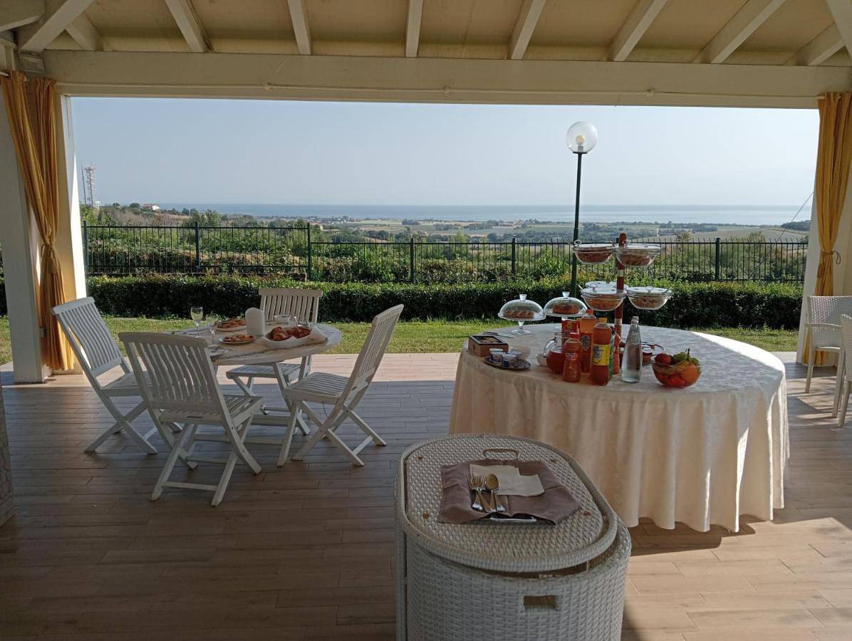 Country House Resort Villa Giardino degli Eventi in Fano (Comune), Valle del Metauro