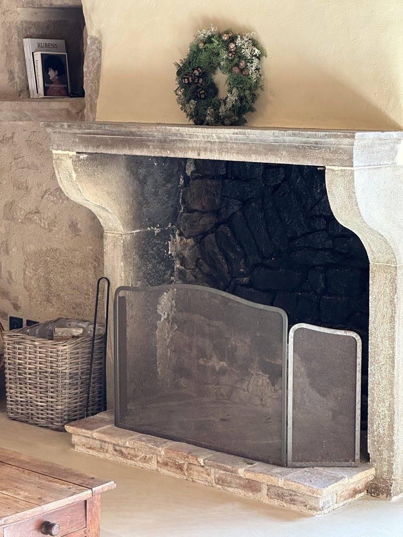 Évasion charmante et romantique – Châteauneuf Suites in Châteauneuf (Côte-d'Or), Région de Beaune