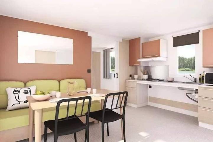 Camping pour 4 personnes, avec terrasse à Roquebrune-sur-Argens