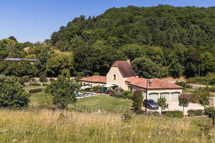 Location de vacances pour 8 personnes, avec jardin, animaux acceptés à Bézenac