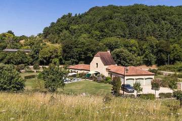 Cottage pour 8 personnes, avec jardin, animaux acceptés à Bézenac