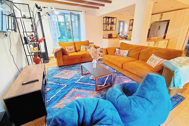 Location de vacances pour 10 personnes, avec piscine, animaux acceptés à Poulaines