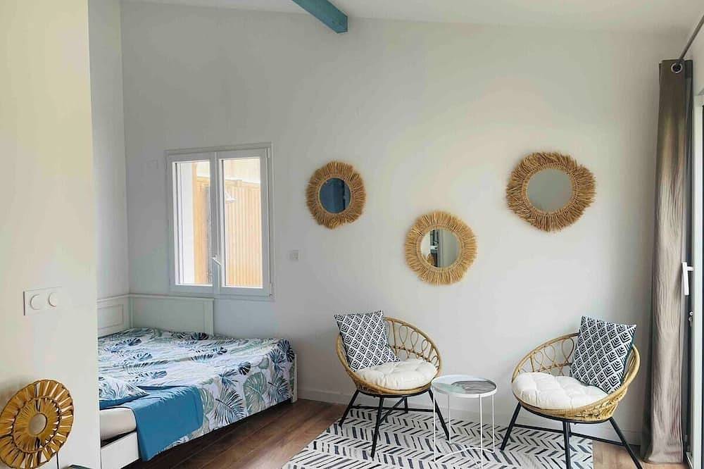 Villa Rafael with Pool in Pessac: Fun and Relaxing in Pessac, Bordeaux und Umgebung