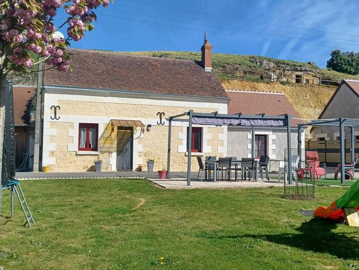 Gîte pour 6 personnes, avec terrasse et jardin