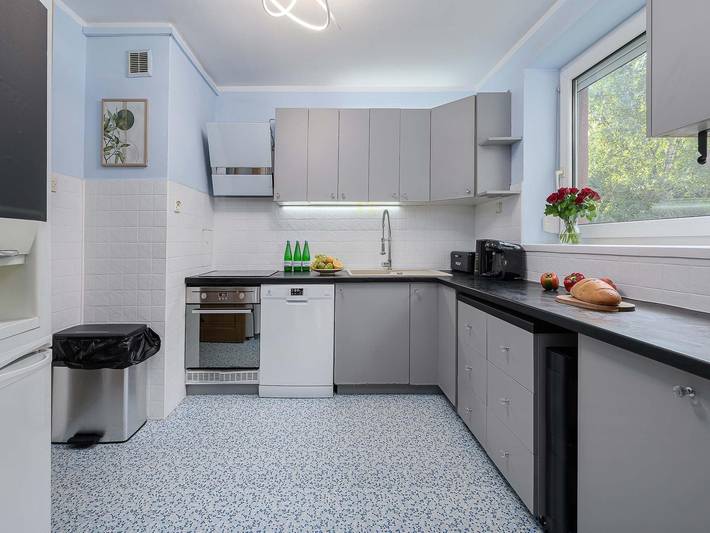 Ganze Wohnung, Warschauer Residenz mit Balkon in Warschau Stadtmitte, Warschau