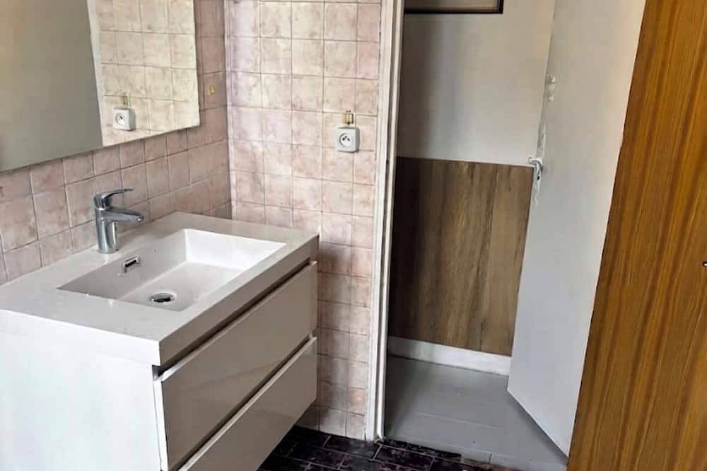 2-room apartment with a fully equipped kitchen in the city center in Dourdan, Essonne