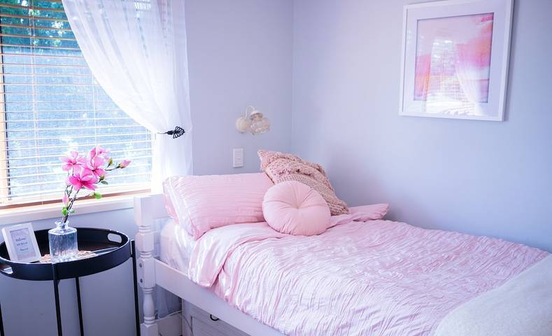 Holiday home for 15 people, with pool and garden as well as hot tub in Brisbane