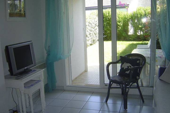 Gîte pour 3 personnes, avec jardin ainsi que terrasse et piscine dans Plage de la Légenèse - 3