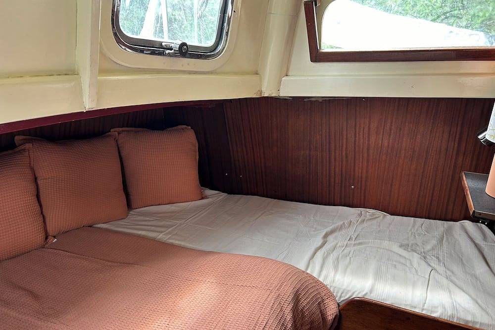 Séjour insolite sur un bateau au pays des impressionnistes in Louveciennes, Yvelines