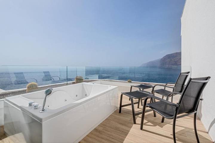 Station pour 2 personnes, avec jacuzzi et sauna ainsi que jardin et piscine à Puerto de Santiago - 4