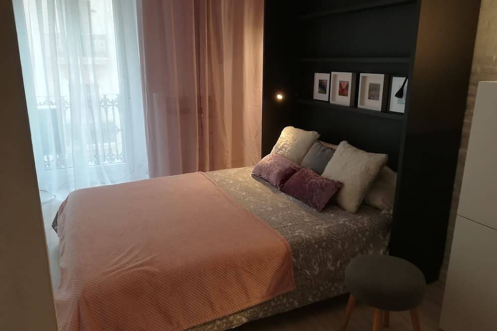 Apartamento inteiro, Estúdio central, aconchegante, luminoso, reformado, perto da Praça da Prefeitura in Arrancapins, Valência