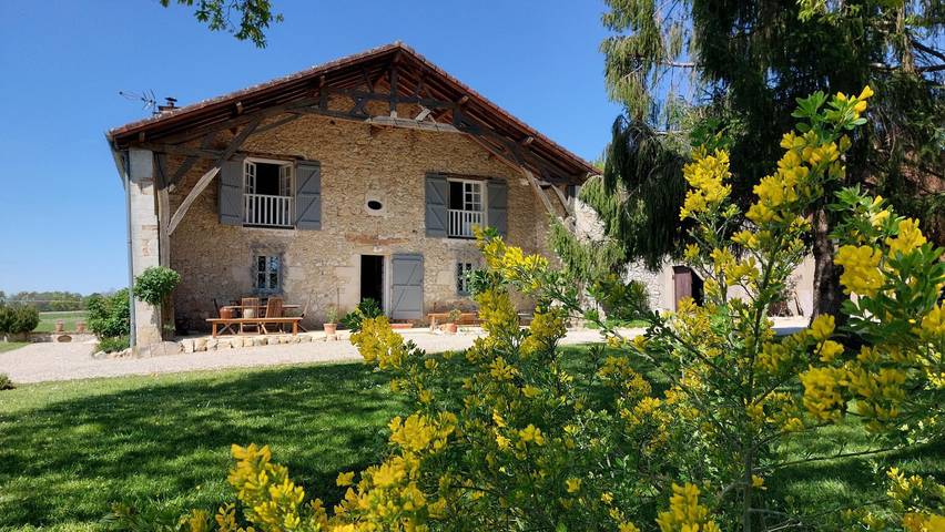 Chambre d’hôte pour 2 personnes, avec Terrasse ainsi que Jardin et Piscine à Castex-d'Armagnac
