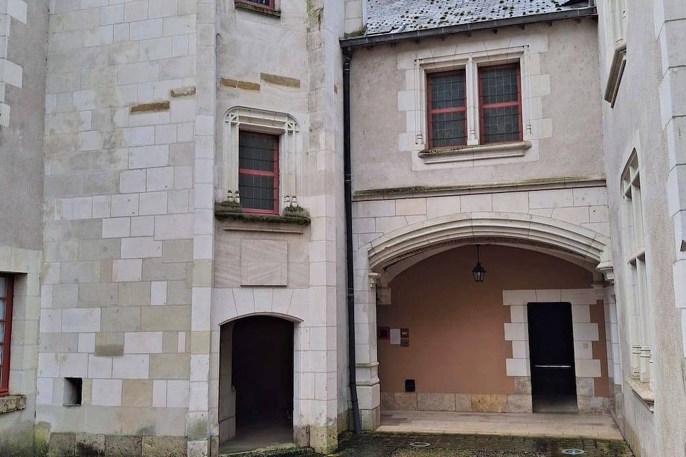 Entire apartment, Atypical, terrace, breathtaking view, city center in Blois, Blois region