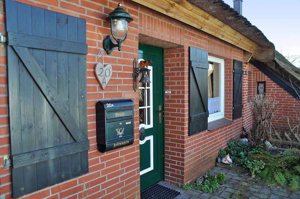 Ferienhaus \"Vier Pfoten Gollendorf\" für 5 Gäste und Hund mit Garten - Strandnah in Westfehmarn, Fehmarn