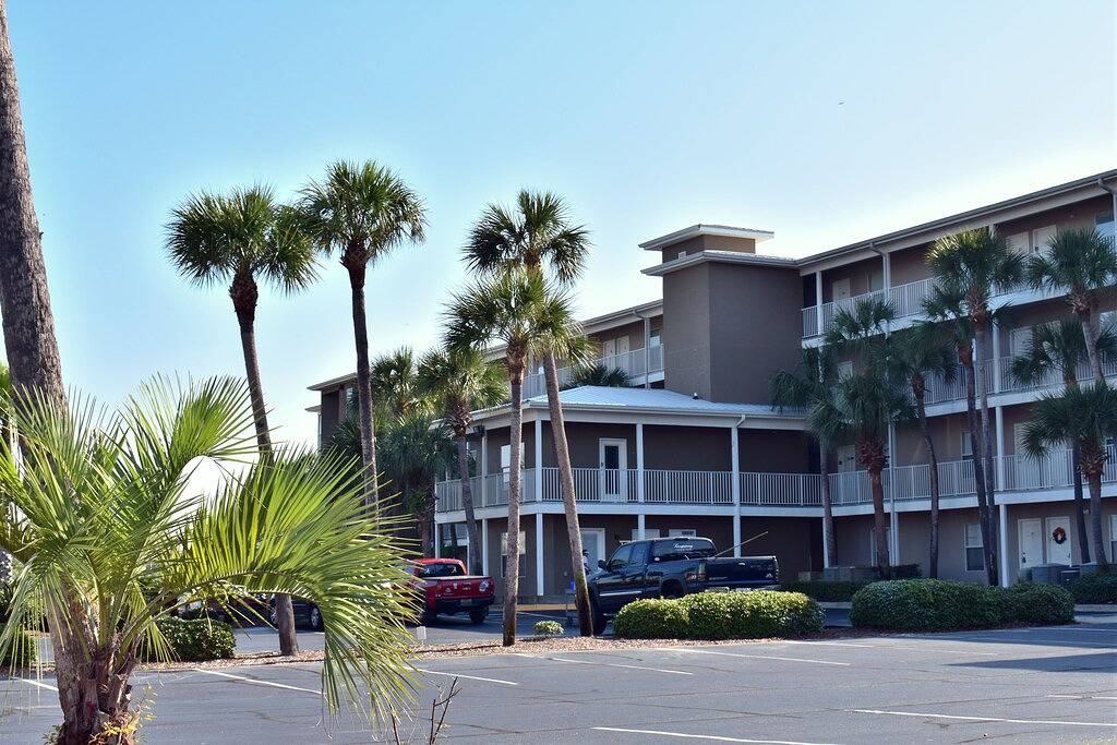 Ganze Wohnung, Caribbean Blue 1 Bdr Wohnung nur einen kurzen Spaziergang vom Strand entfernt. Familienfreundlich. Blick auf den Pool in Johnsons Beach, Perdido Key