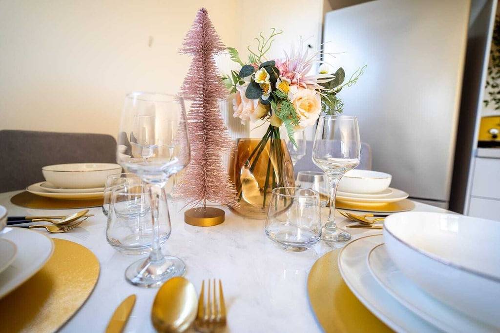 Sunny 1Br house, sleeps 4, near Fremantle, Fiona Stanley Hosp & Cockburn Getaway in Perth, Western Australia