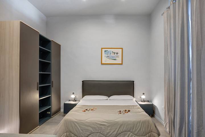 Deluxe Room with Balcony, Wi-Fi & Air Conditioning in Naples, Naples Province
