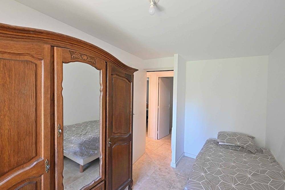 Family home ideally located between Aix-en-Provence and Marseille in Bouc-Bel-Air, Aix-en-Provence region