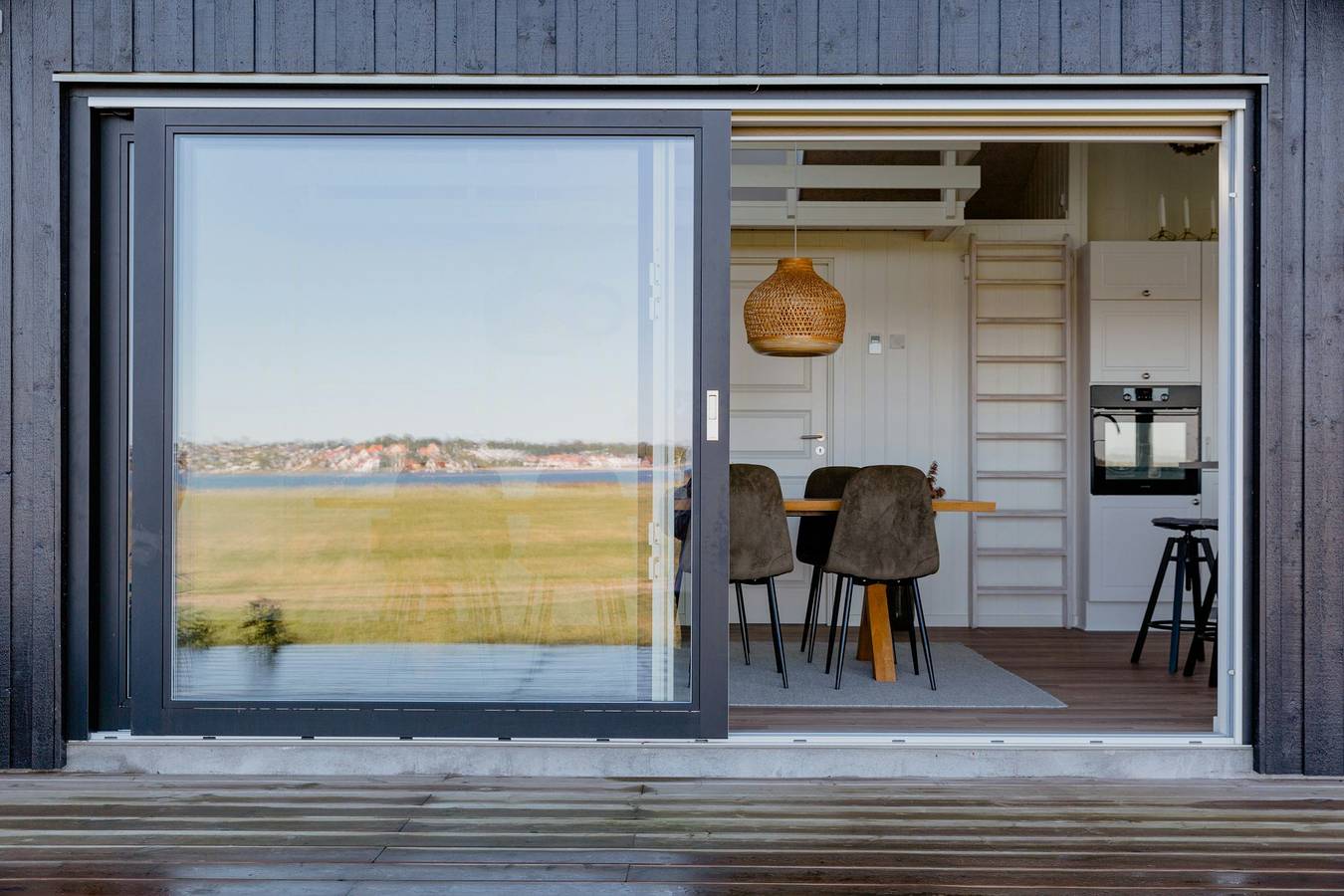 Frische Luft auf einer offenen Terrasse mit Aussicht in Hadersleben, Kleiner Belt