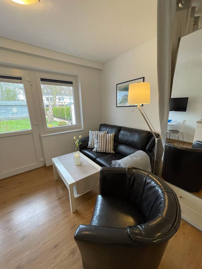 Ganze Wohnung, Moderne Ferienunterkunft mit Garten nur 600 m vom Strand in Büsum in Büsum, Kreis Dithmarschen
