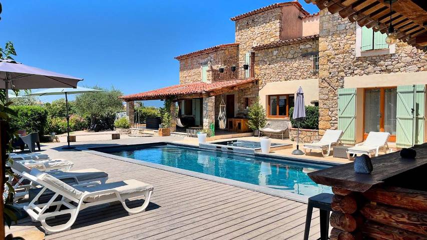 Maison d’hôte pour 4 personnes, avec piscine et jardin