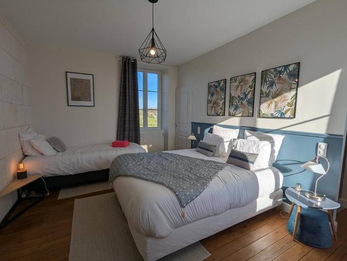 Location de vacances pour 2 personnes, avec piscine et jardin ainsi que vue et terrasse à Saint-Saturnin (Charente) - 4