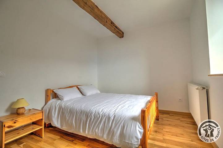 Location de vacances pour 6 personnes à Villechenève - 2