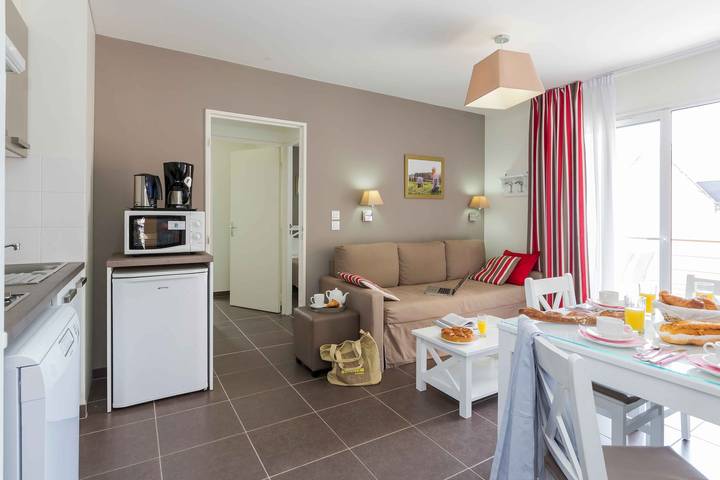 Location de vacances pour 6 personnes, avec piscine et balcon à Chinon