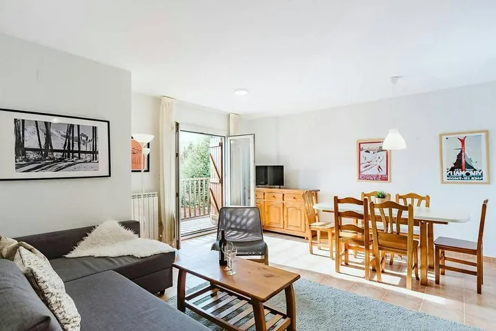 Apartamento de vacaciones para 6 personas, con vistas además de terraza y jardín, Se admiten mascotas - 1